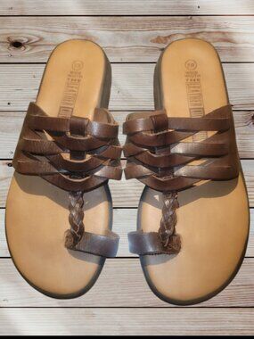 8W- THE LEATHER COLLECTION -Flat TOE RING Sandals - Brown - Wide Width - VINTAGE